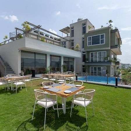 Suramya-A Luxury Boutique Hotel อุเดเปอร์ ภายนอก รูปภาพ