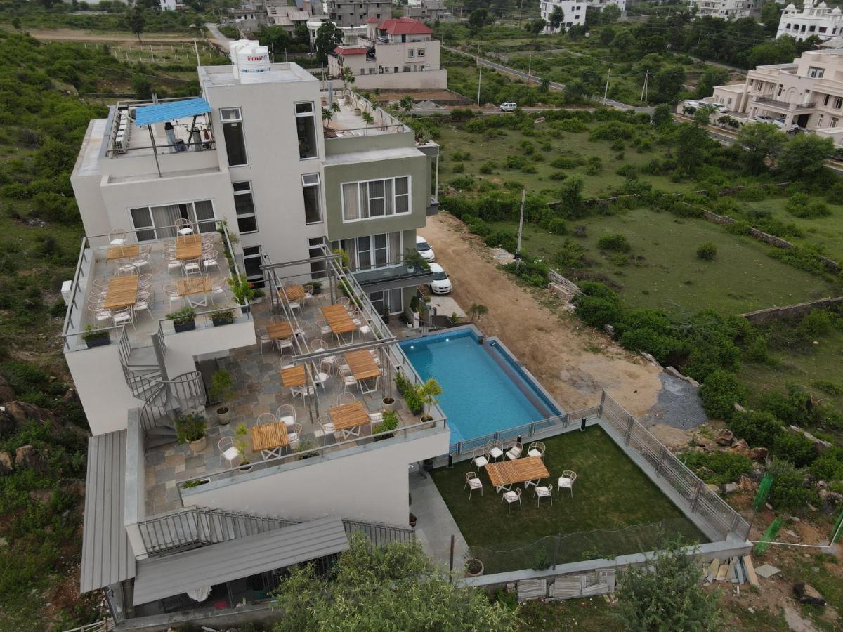 Suramya-A Luxury Boutique Hotel อุเดเปอร์ ภายนอก รูปภาพ
