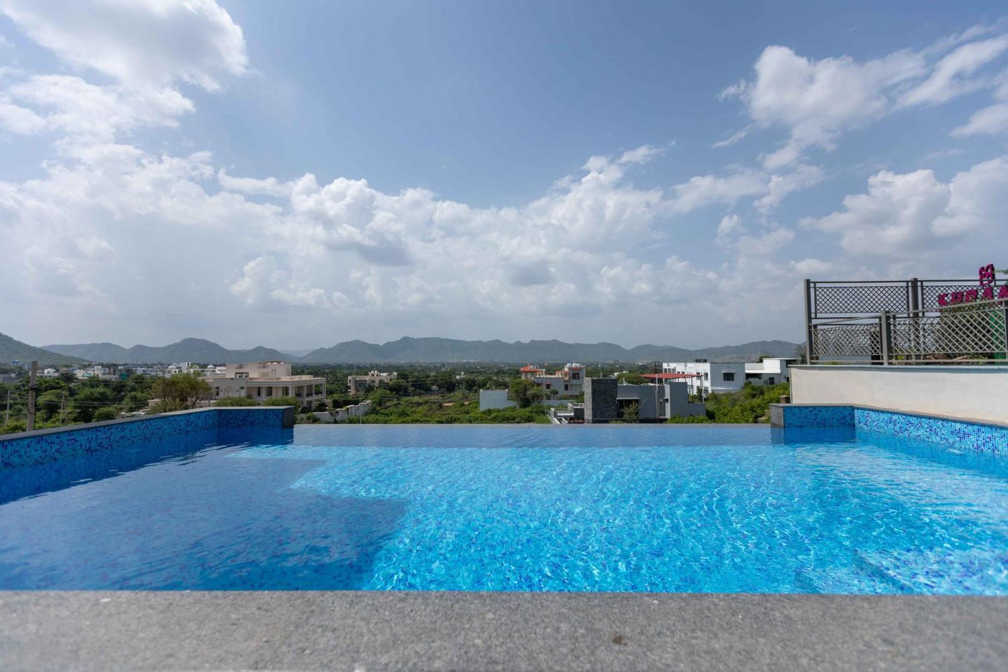 Suramya-A Luxury Boutique Hotel อุเดเปอร์ ภายนอก รูปภาพ